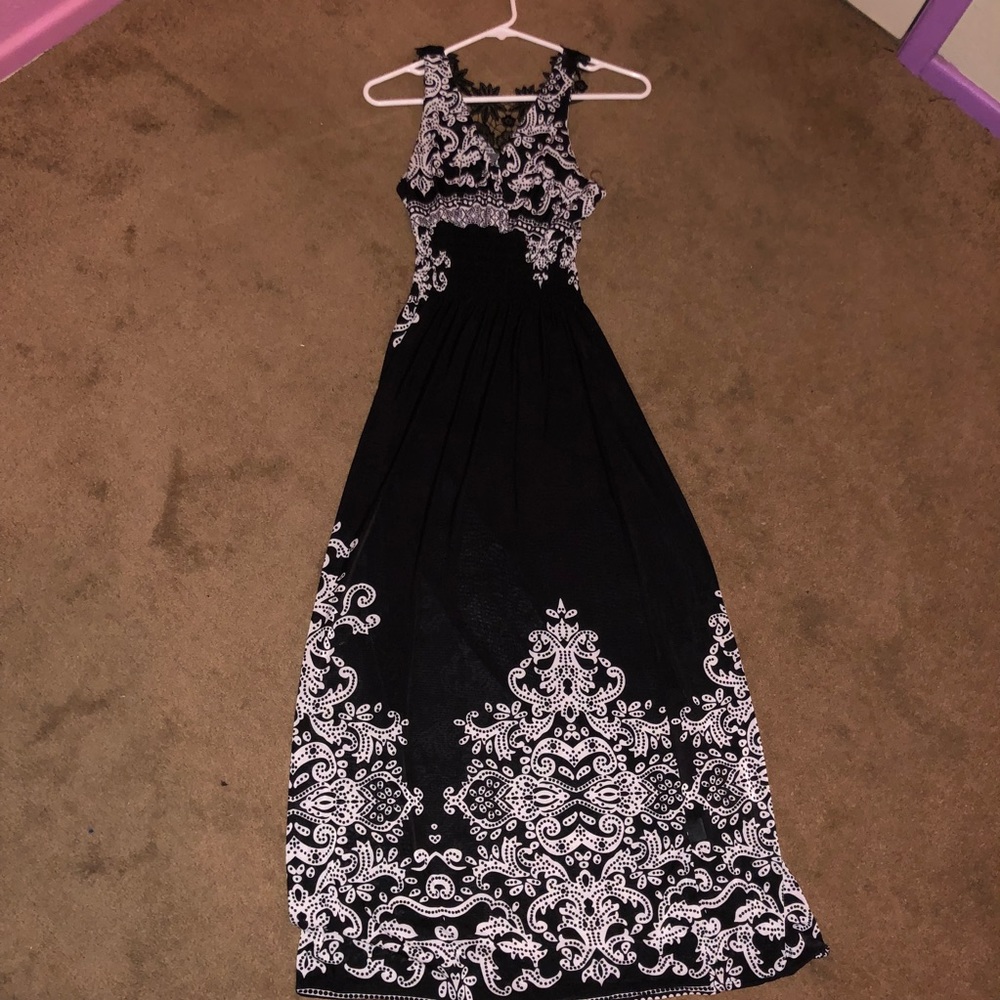 Dress - Picture 2 of 4